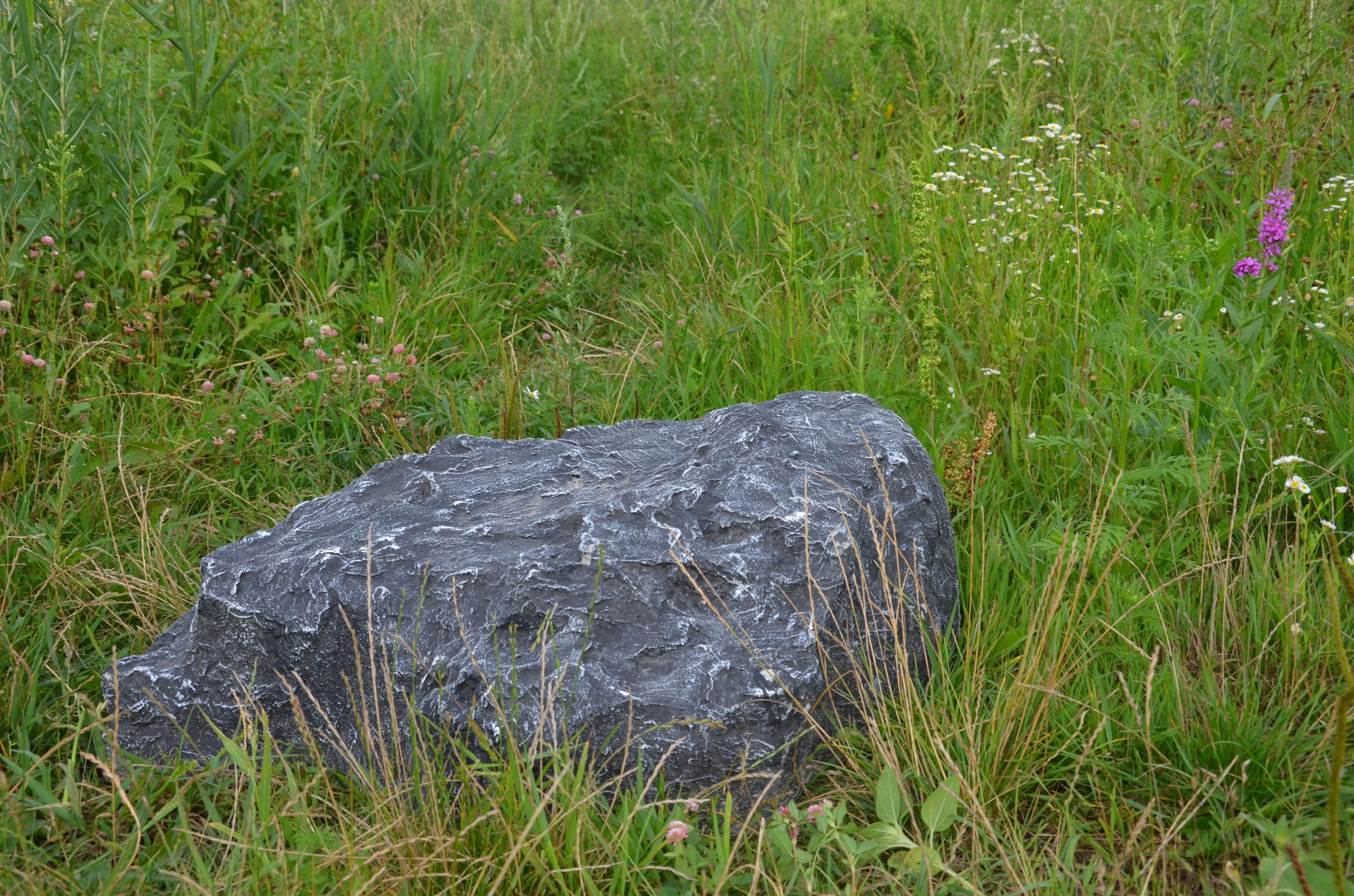 Декоративна кришка люка Eco-stone.com.ua